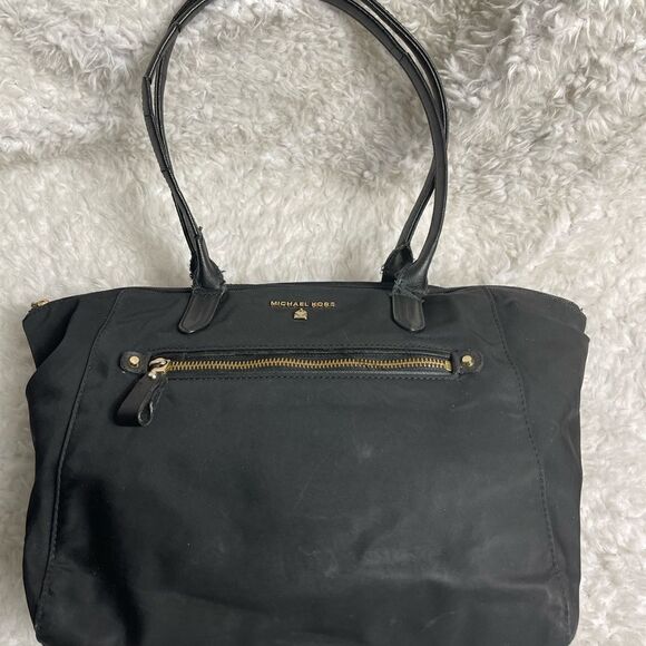 Michael Black Nylon Medium shoulder bag with gold tone hardwares. - Picture 4 of 15